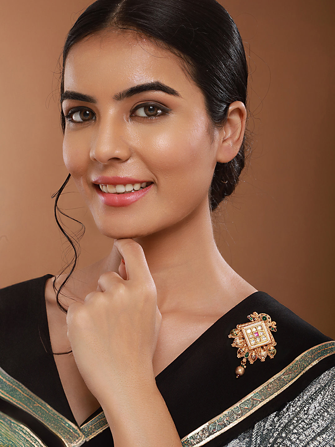 Gold Toned Kundan & Pearl Beaded Peacock Design Broach Saree Pin